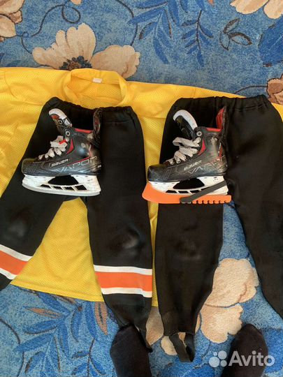 Хоккейная форма(майка, гетры и Коньки bauer Y12.5)