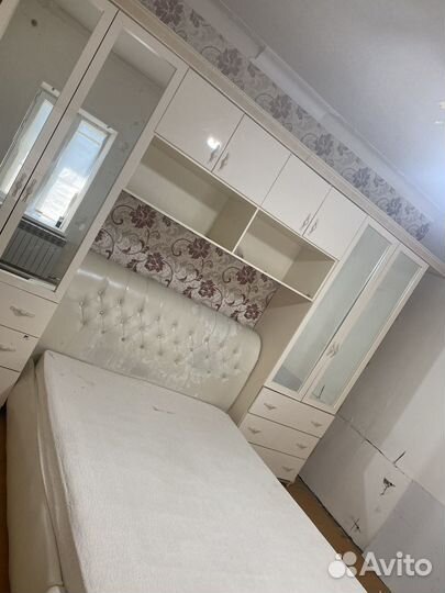 Спальный гарнитур