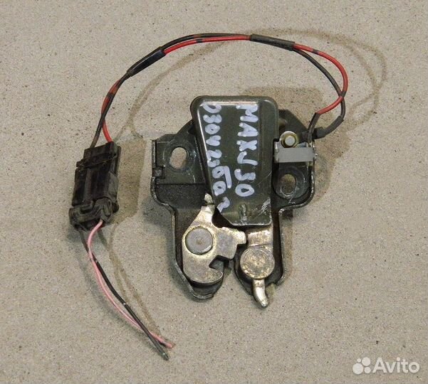 Замок багажника Nissan Maxima J30