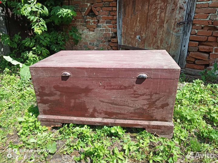 Сундук деревянный