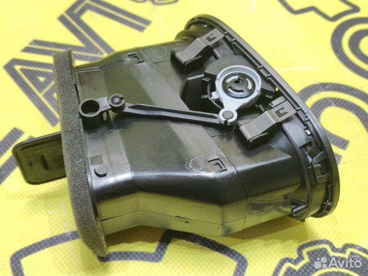 Дефлектор воздушный передний правый Volkswagen