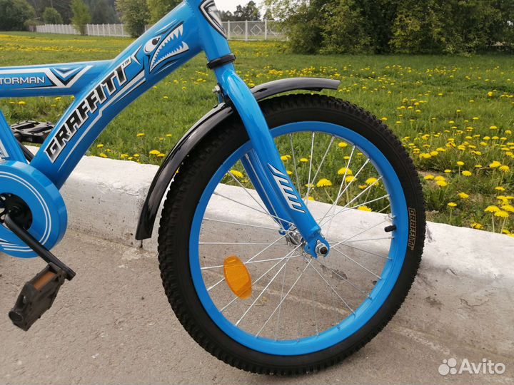 Велосипед детский с дополнительными колесами