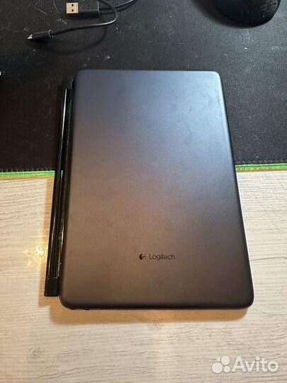 Клавиатура Logitech для iPad Mini