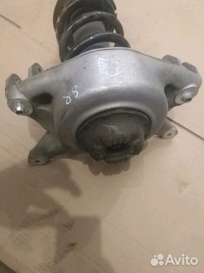 Амортизатор передний в сборе Audi Q5 8R Ауди ку5