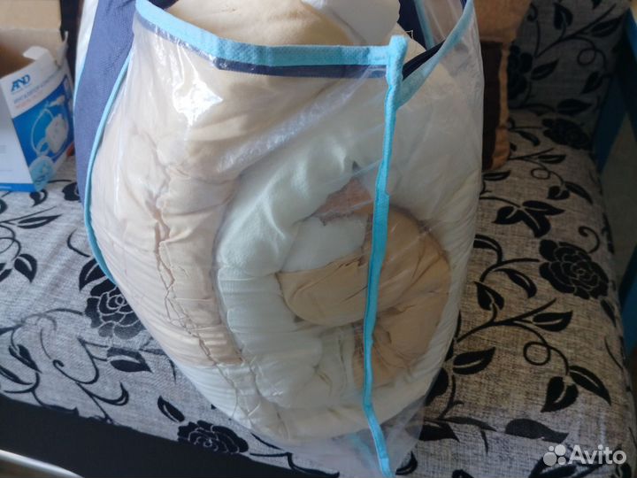 Одеяло ватное б.у в отличном состоянии.теплое