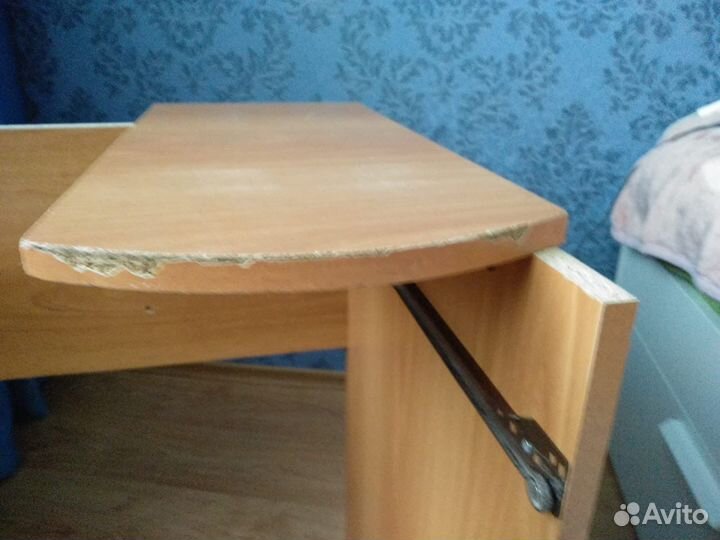 Компьютерный стол