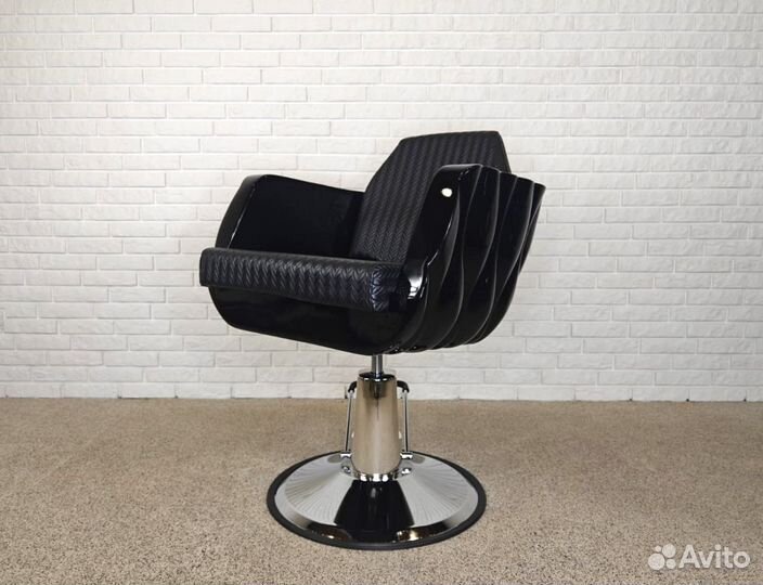 Парикмахерское кресло