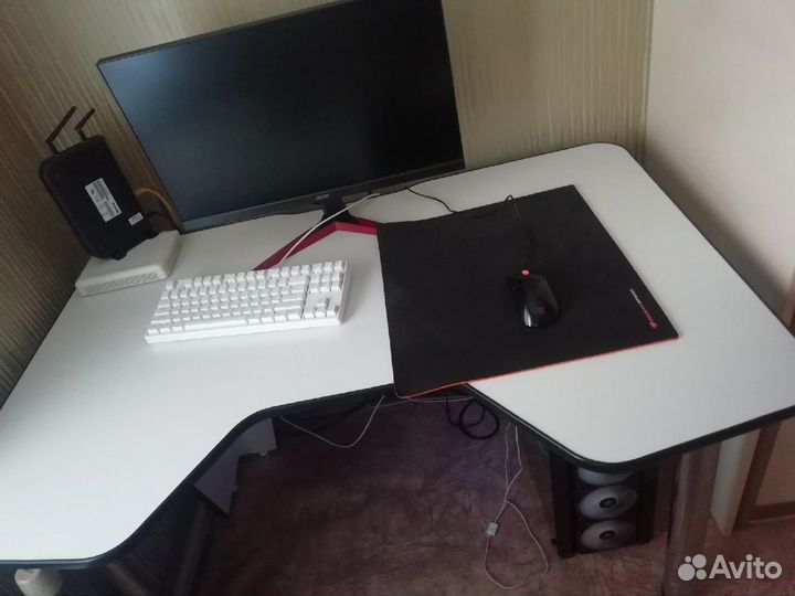 Компьютерный игровой стол