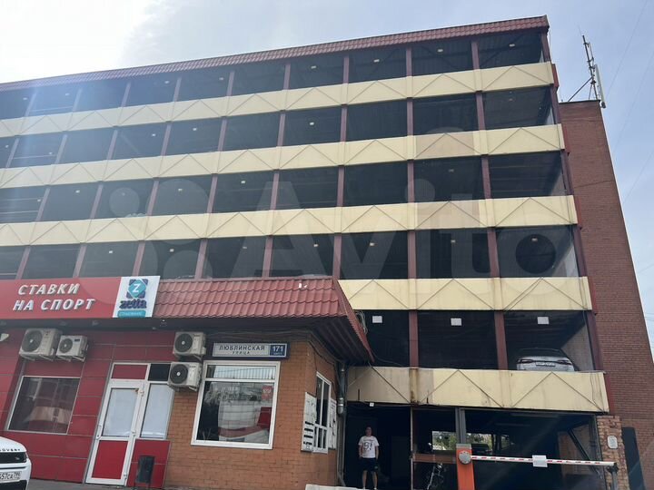 Машиноместо, 12 м²