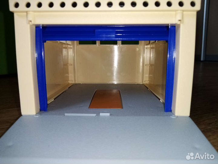 Гараж и машинки