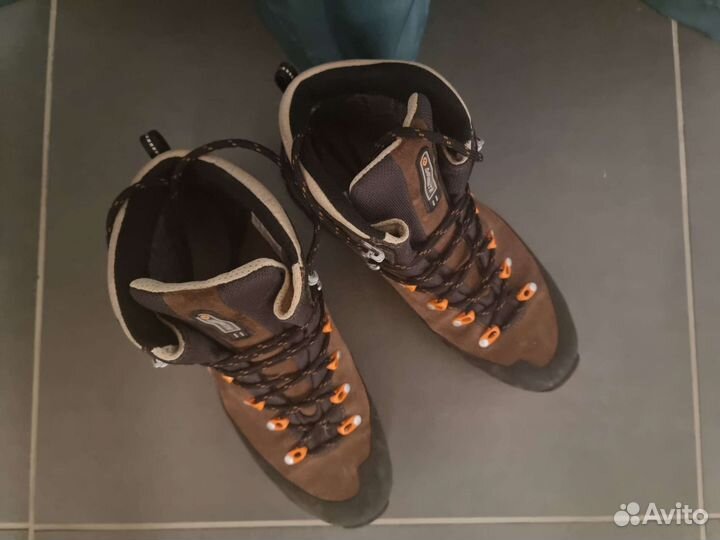 Трекинговые ботинки Dolomite