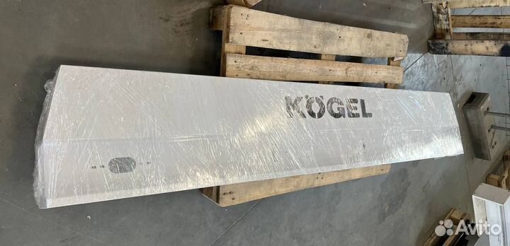 Бампер задний/панель задних фонарей полуприцепа