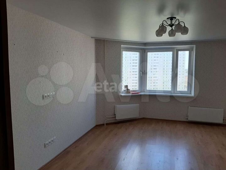 2-к. квартира, 60 м², 8/17 эт.