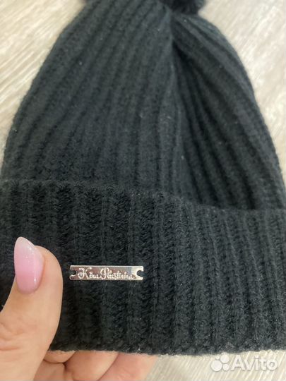 Шапка с натуральным помпоном женская