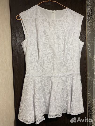 Блузка белая без рукавов 44