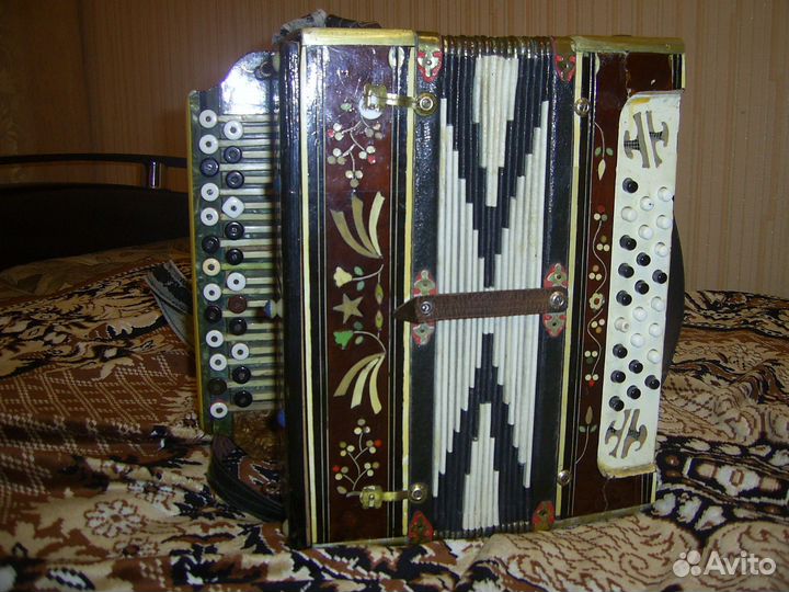 Гармонь старинная аналог любительской