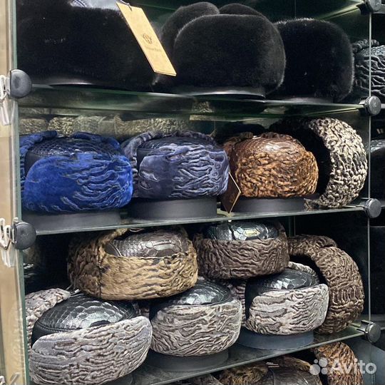 Папаха ушанка из каракуля