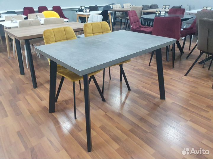 Стол в стиле лофт