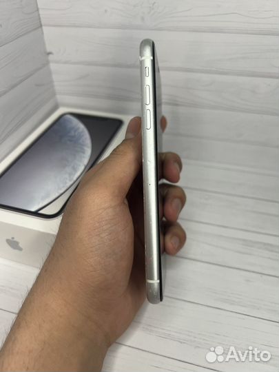 iPhone Xr, 64 ГБ