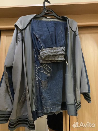 Спортивный костюм женский