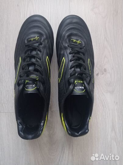 Бутсы футбольные