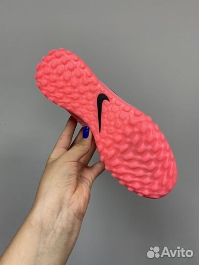 Сороконожки Nike Luna