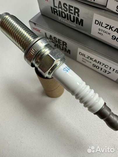 Комплект свечей зажигания 4 шт NGK 90137 dilzkar7C