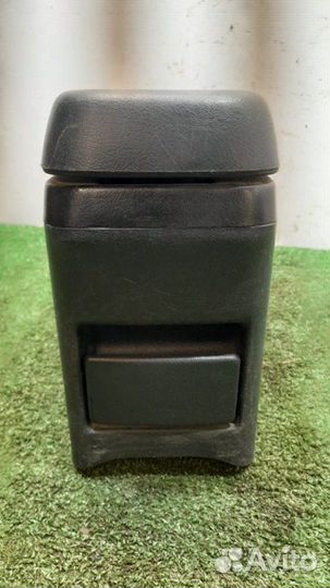 Подлокотник Honda Accord 5 англия 2.0 F20Z2 1995