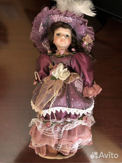 Кукла фарфоровая 40 см