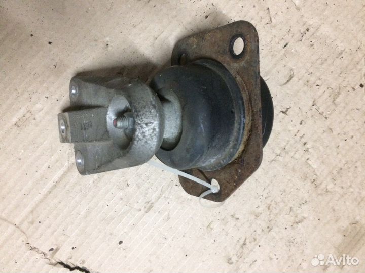 Подушка двигателя с кронштейном Chevrolet Lacetti