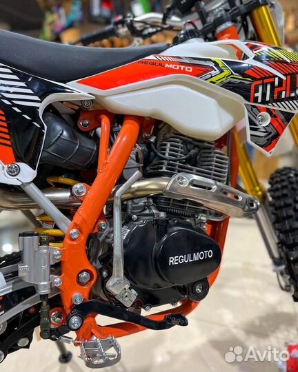 Мотоцикл Regulmoto Athlete 250 21/18