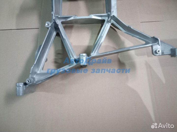 Кронштейн фары Даф Хф95 105 правый