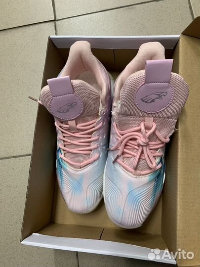 Кроссовки женские 39 размер