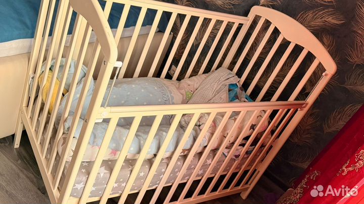 Детская кроватка