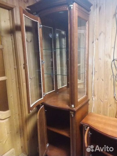 Две витрины и комод дерево Белорусь
