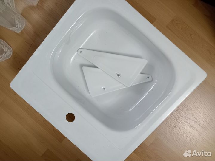 Мойка 50х50 эмалированная новая