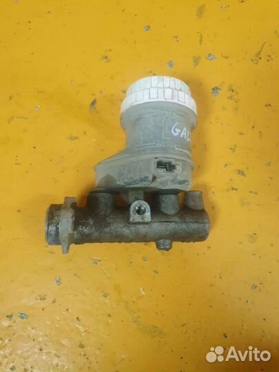 Главный тормозной цилиндр 2.4 4G64 mitsubishi gala