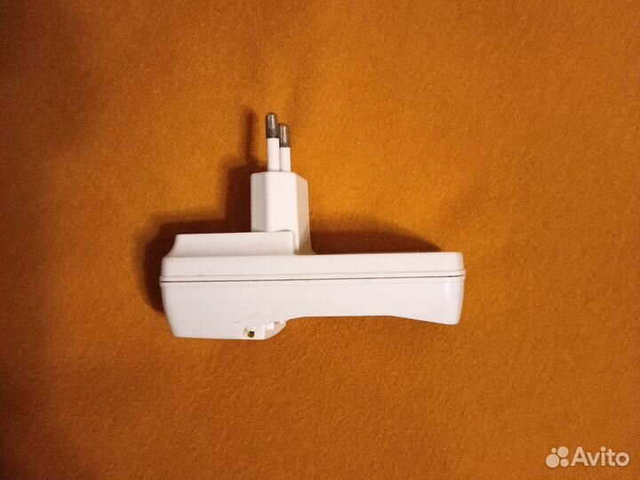 Зарядное устройство для пальчиковых аккумуляторов