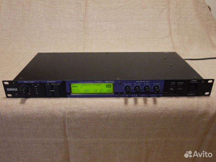 Цифровой ревербератор Yamaha REV 500