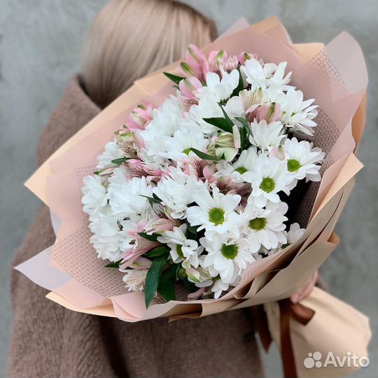 Альстромерия и хризантема сборный букет