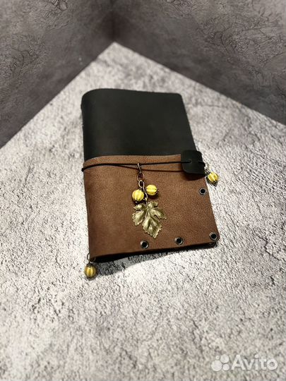 Обложка для ежедневника из кожи