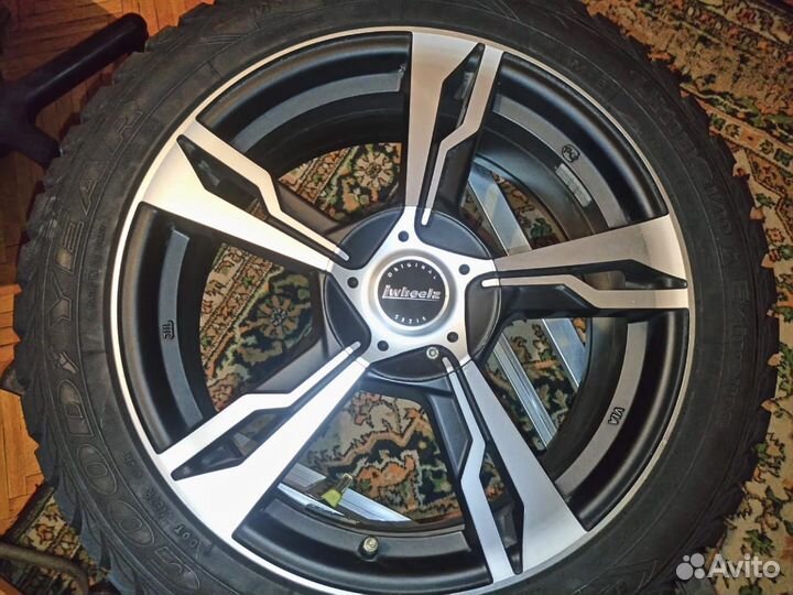 Зимняя шипованная резина на дисках на Мазду