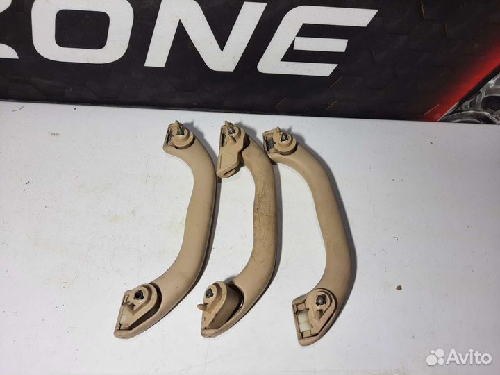 Ручка внутренняя потолочная Volkswagen Passat B5