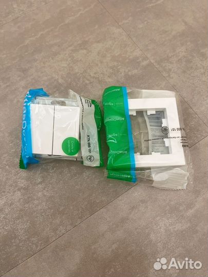 Выключателт Schneider Atlas Design