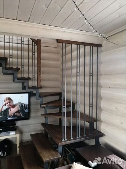 Лестница на второй этаж в дом