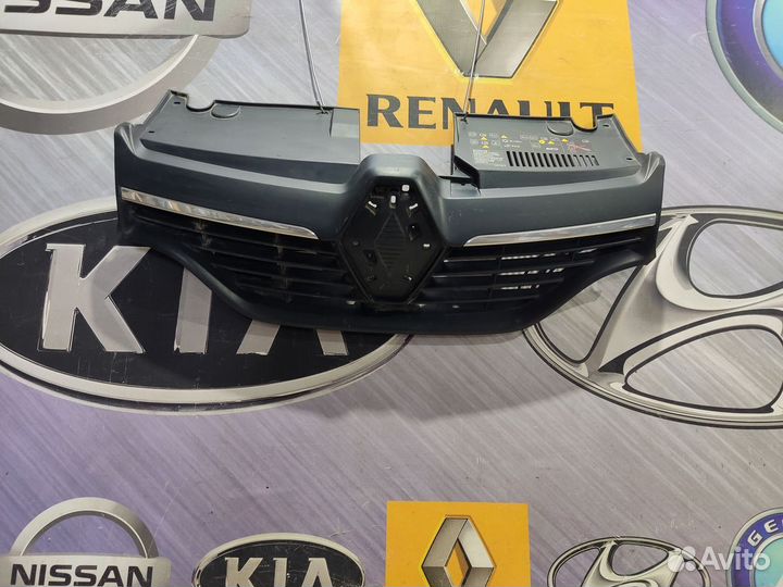 Решетка радиатора Renault logan 2