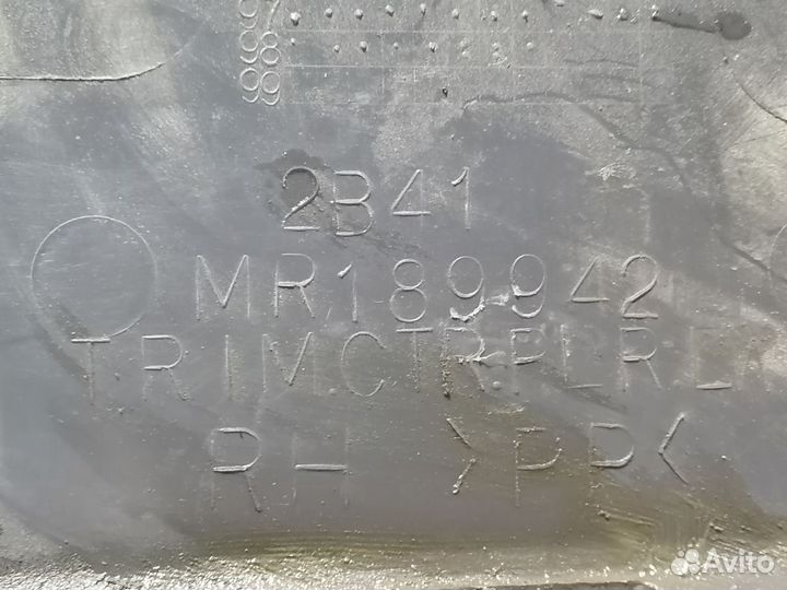 Обшивка стойки центр низ право Митсубиси Лансер 8