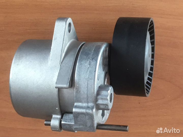 Натяжитель приводного ремня Mercedes