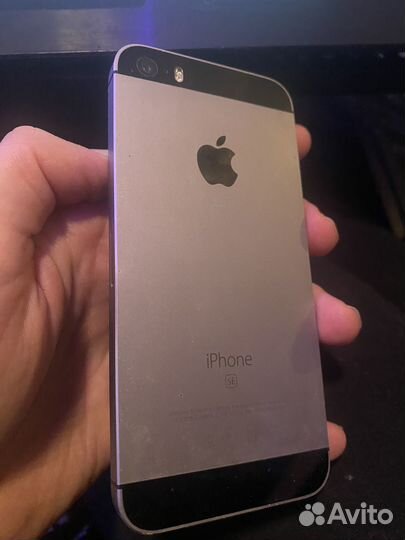 iPhone SE, 32 ГБ