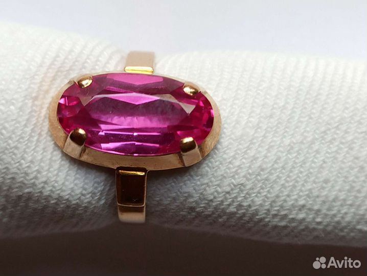 Золотое кольцо с корундом СССР